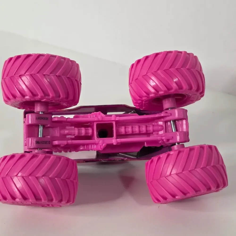 Monster Jam Calavera Pink Sugar Skull BKT Monster Truck Toy